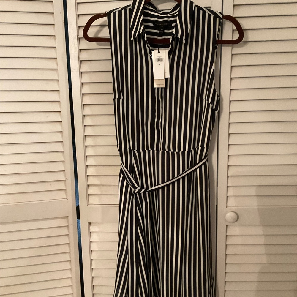 New Banana Republic sleeveless dress. Size 8P, $38